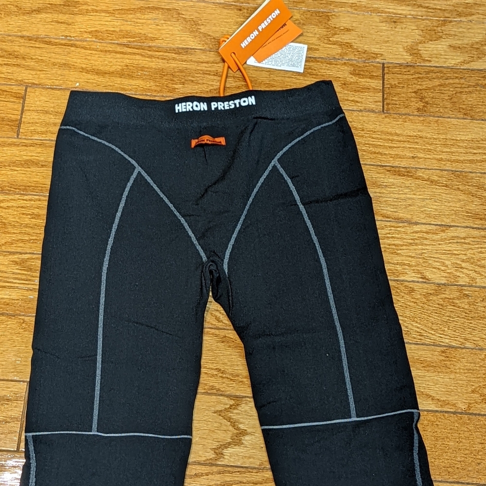 SOLD ON SITE IN OUR BIO Preston logo active strech leggings size XL - Picture 1 of 5